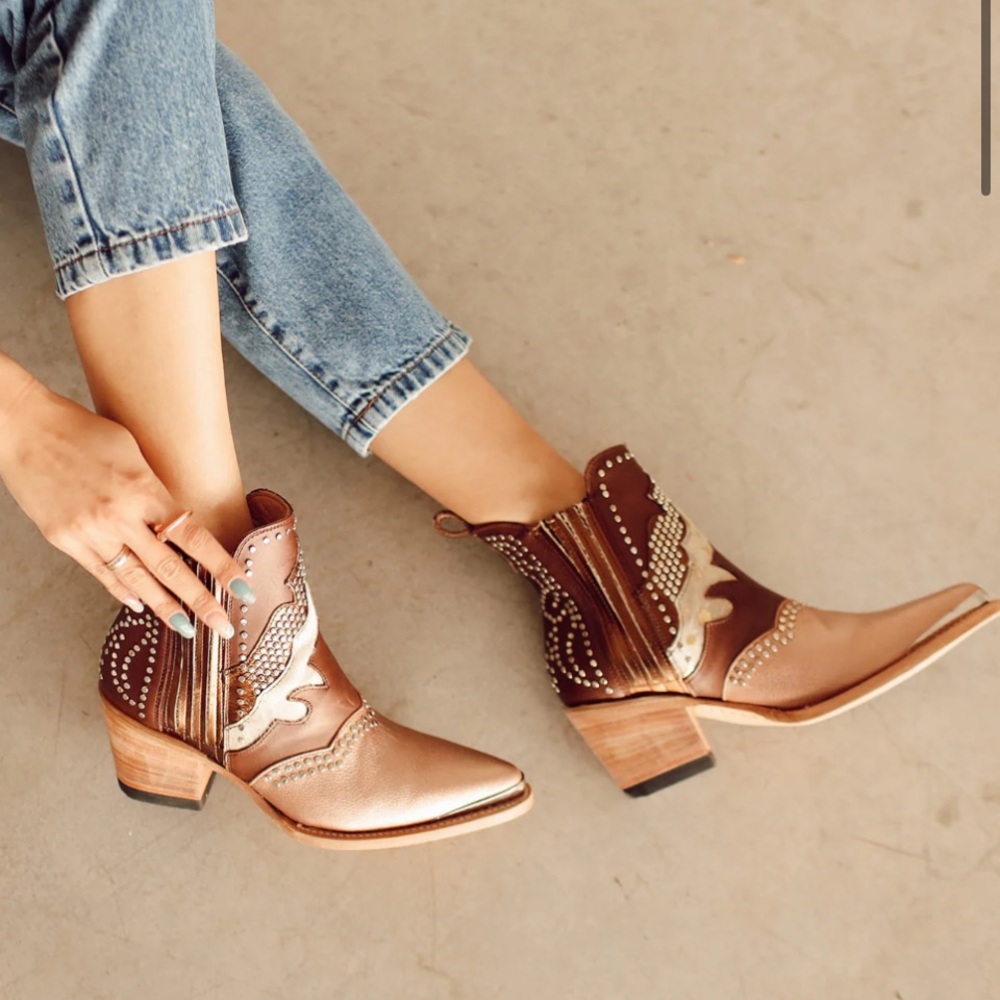 Mezcalero Chiara Rose Gold Glam Western booties - Sz. 41 New in Box